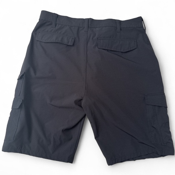 Iron Co. 4-Way Stretch Hybrid Cargo Short Size 36x11 Black Lightweight - Picture 2 of 3